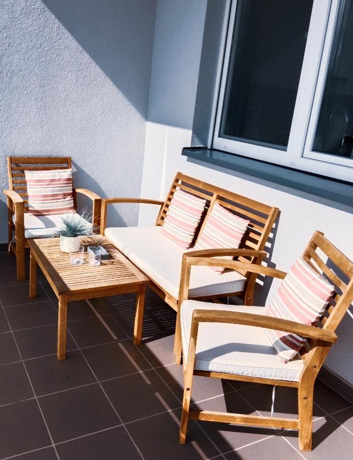 Apartament Na Zielonej Z Tarasem Apartment Pila Luaran gambar